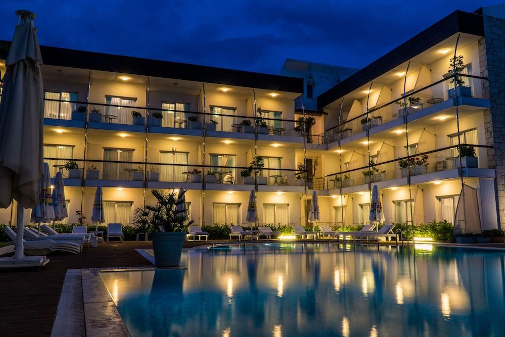 Otel Yeni Çeşme Exterior foto