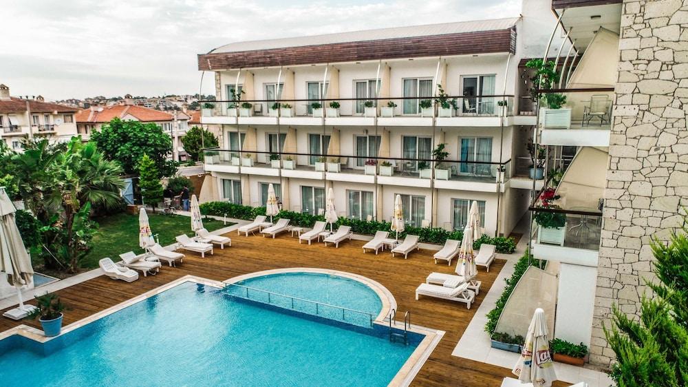 Otel Yeni Çeşme Exterior foto