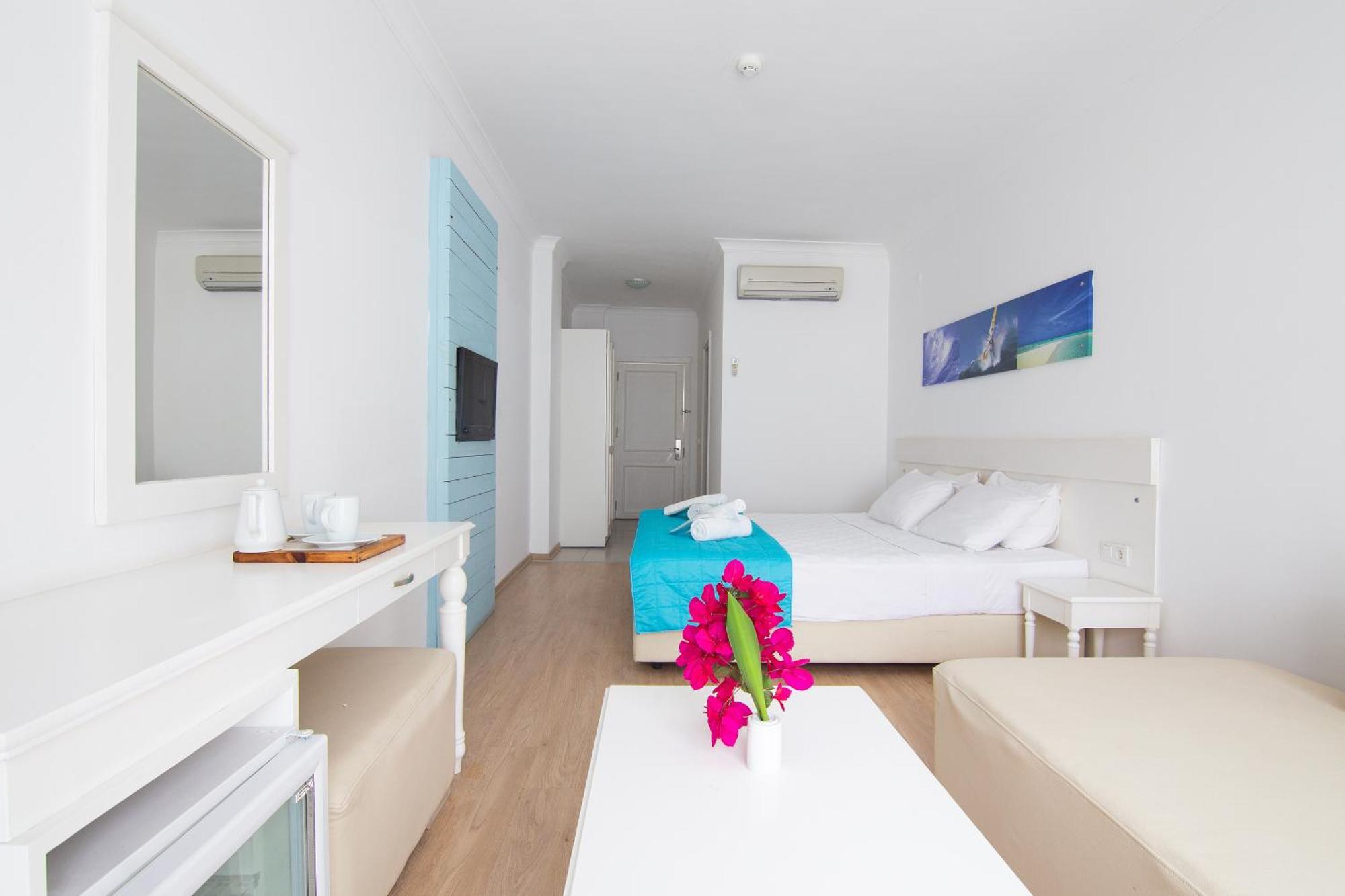 Otel Yeni Çeşme Exterior foto